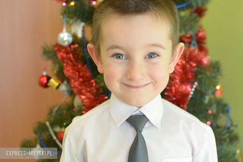 Kuba - Na naszej choince są światełka i bombki. W moim pokoju też mam małą choinkę.