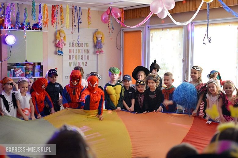 Zabawa karnawałowa w średzkim przedszkolu