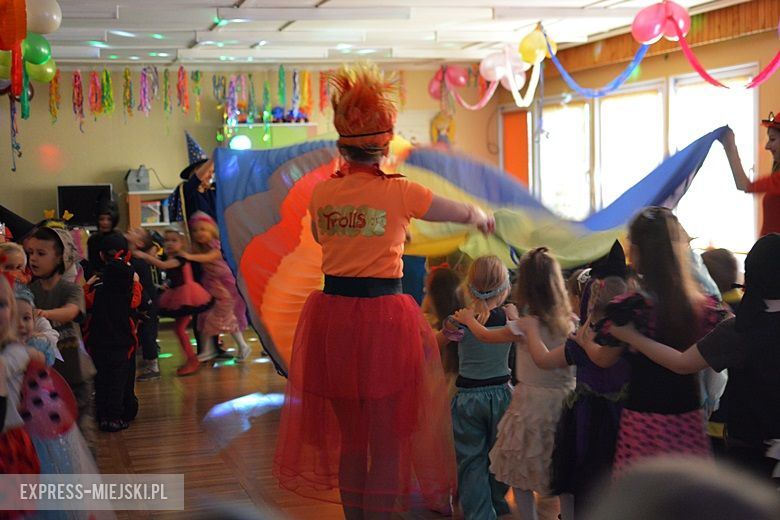 Zabawa karnawałowa w średzkim przedszkolu