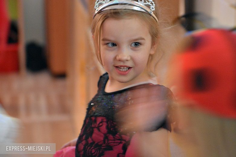 Zabawa karnawałowa w średzkim przedszkolu