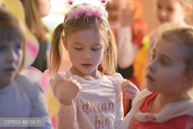 Zabawa karnawałowa w średzkim przedszkolu