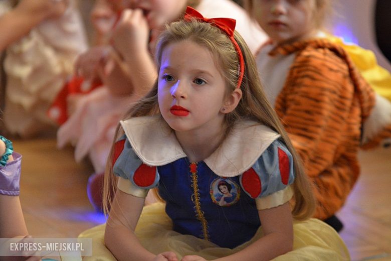 Zabawa karnawałowa w średzkim przedszkolu