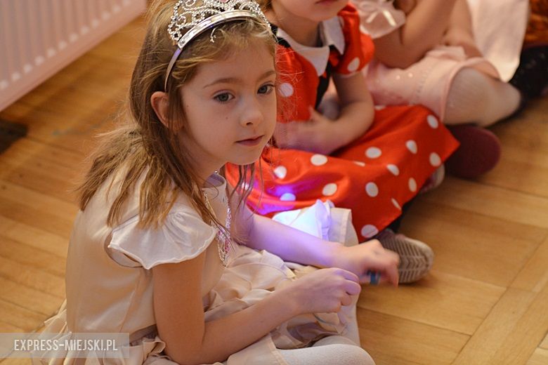 Zabawa karnawałowa w średzkim przedszkolu