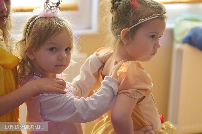 Zabawa karnawałowa w średzkim przedszkolu