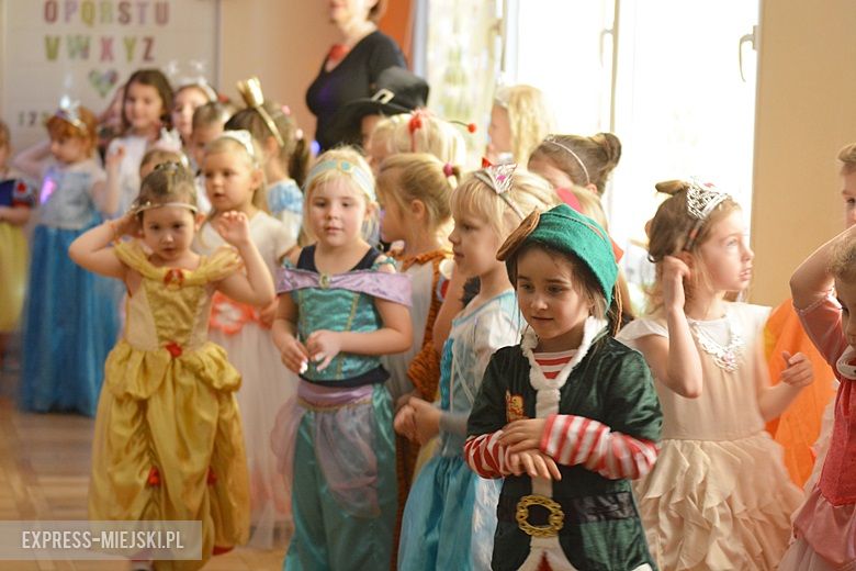 Zabawa karnawałowa w średzkim przedszkolu