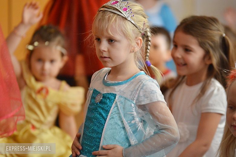 Zabawa karnawałowa w średzkim przedszkolu