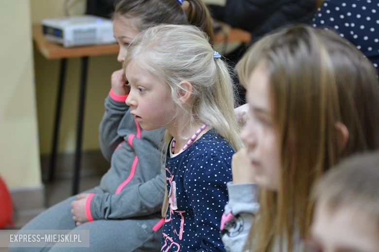 Wizyta wolontariuszy na świetlicy wiejskiej w Rakoszycach