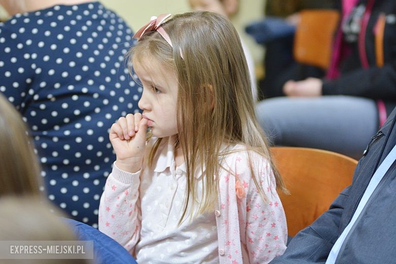 Wizyta wolontariuszy na świetlicy wiejskiej w Rakoszycach