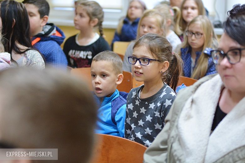 Wizyta wolontariuszy na świetlicy wiejskiej w Rakoszycach