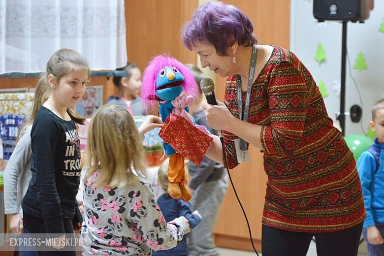 Wizyta wolontariuszy na świetlicy wiejskiej w Rakoszycach