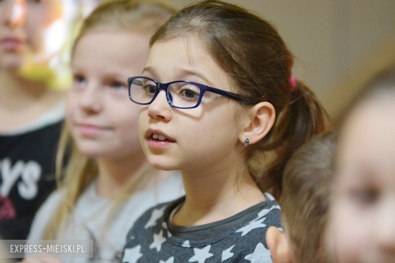 Wizyta wolontariuszy na świetlicy wiejskiej w Rakoszycach