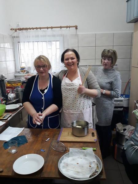Wspólne pieczenie pączków Juszczynie