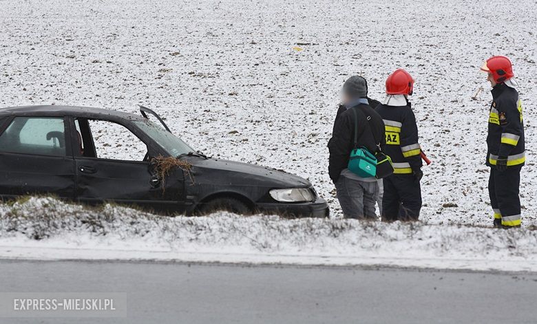 Auto wypadło z drogi koło Chwalimierza