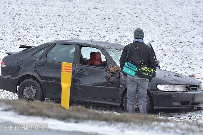 Auto wypadło z drogi koło Chwalimierza
