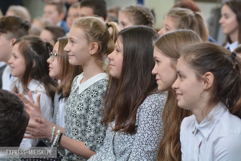 Akademia przygotowana przez uczniów z okazji dnia patrona