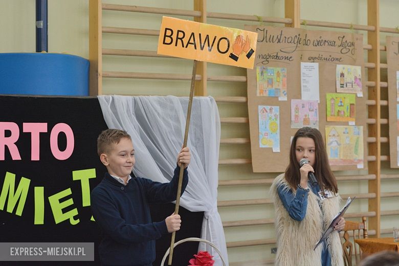 Akademia przygotowana przez uczniów z okazji dnia patrona