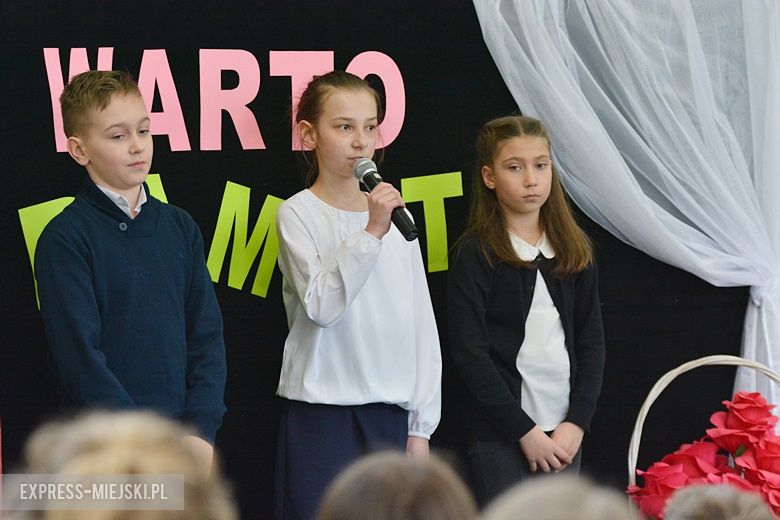 Akademia przygotowana przez uczniów z okazji dnia patrona