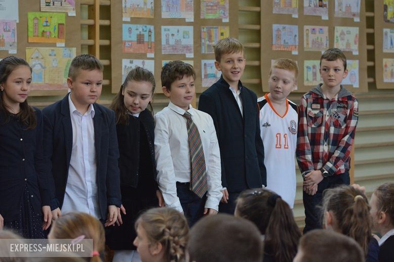 Akademia przygotowana przez uczniów z okazji dnia patrona