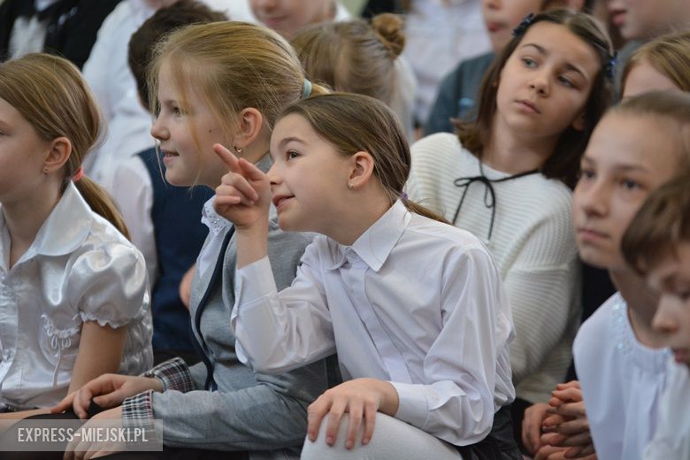 Akademia przygotowana przez uczniów z okazji dnia patrona