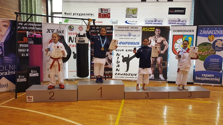 Występ średzkich karateków na turnieju w Zawadzkiem