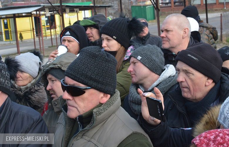 Spotkanie pracowników UM z handlującymi na targowisku