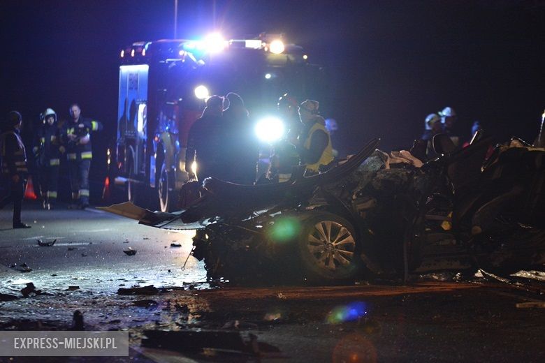 Na DK 94 zginęły trzy osoby w wypadku samochodowym