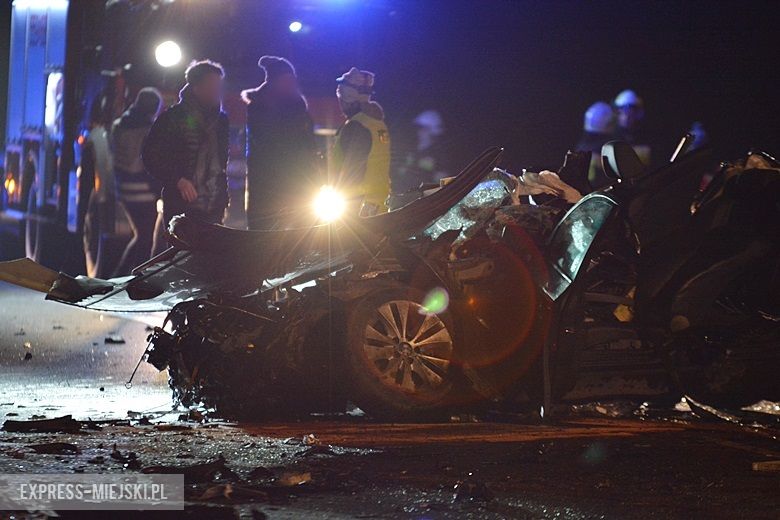 Na DK 94 zginęły trzy osoby w wypadku samochodowym