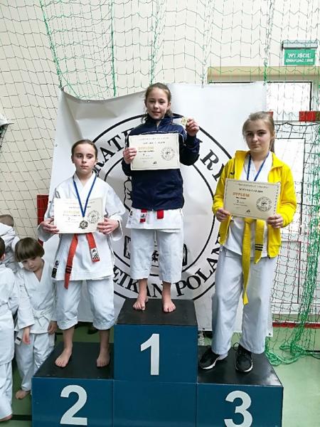 Średzcy karatecy zdobyli ponad 20 medali na weekendowym turnieju