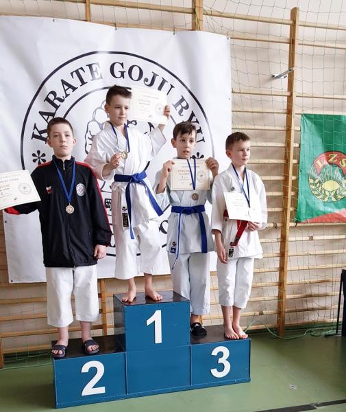 Średzcy karatecy zdobyli ponad 20 medali na weekendowym turnieju