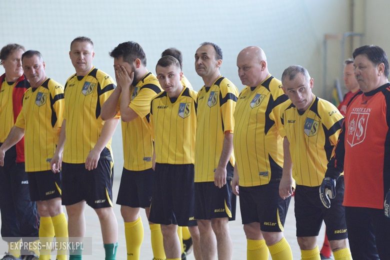 Rozgrywki radnych na hali sportowej w Środzie Śląskiej