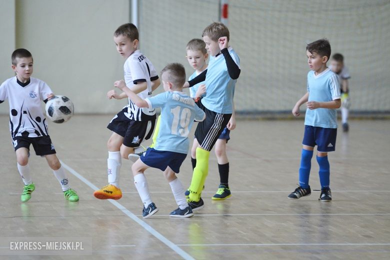 Turniej piłkarski dla młodych sportowców