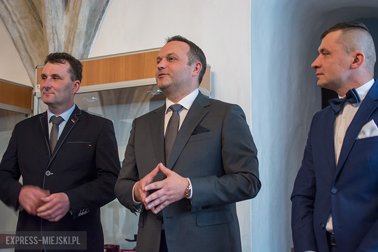 Uroczyste nadanie tytułu Zasłużony dla Powiatu Średzkiego