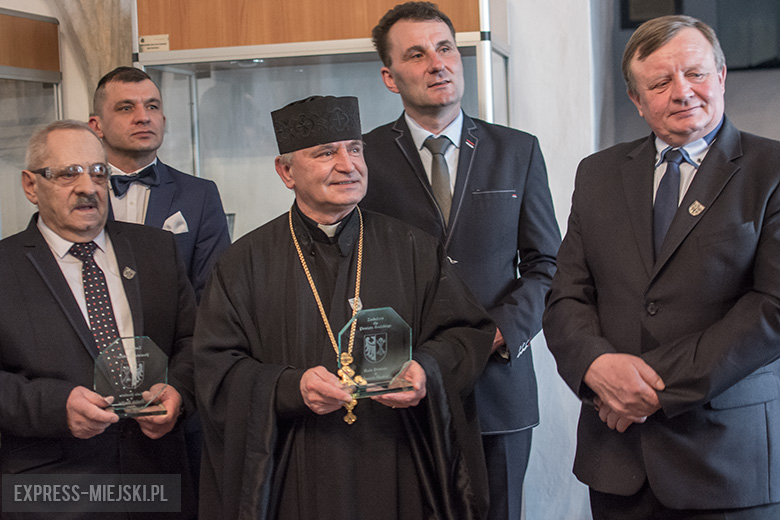 Uroczyste nadanie tytułu Zasłużony dla Powiatu Średzkiego