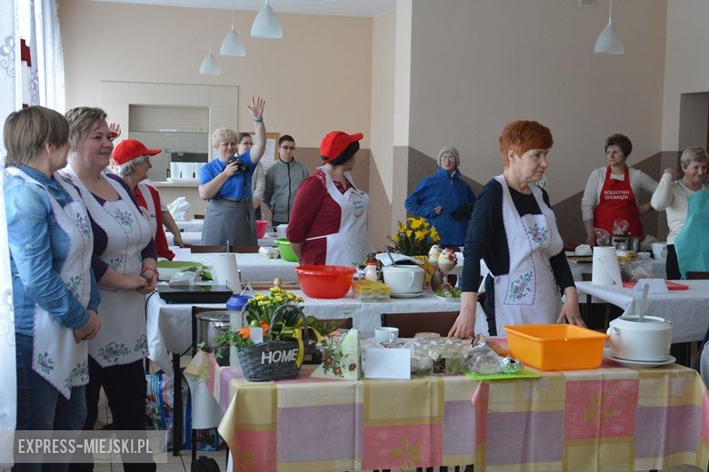 Uczestnicy konkursu musieli ugotować żurek