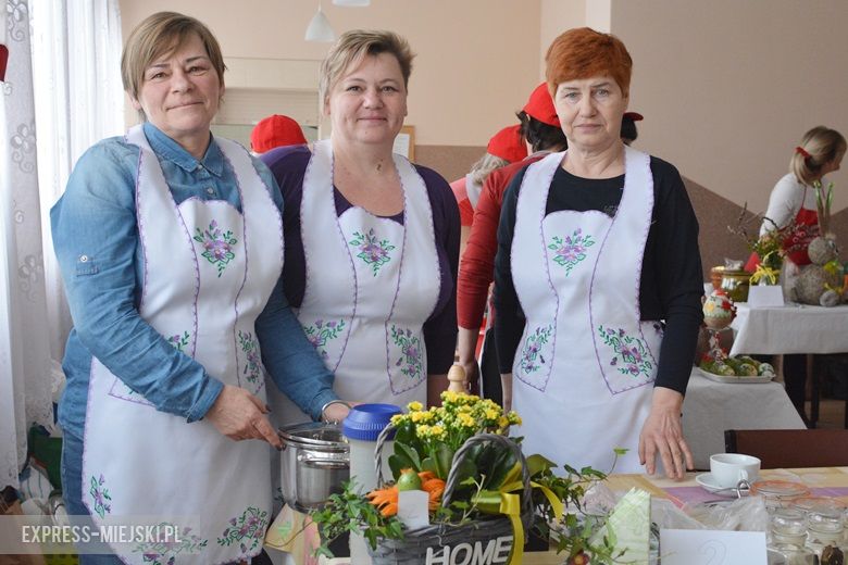 Uczestnicy konkursu musieli ugotować żurek