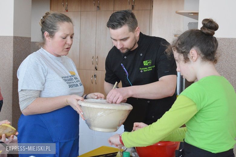 Uczestnicy konkursu musieli ugotować żurek