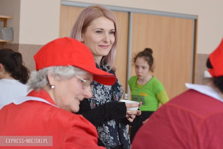 Uczestnicy konkursu musieli ugotować żurek