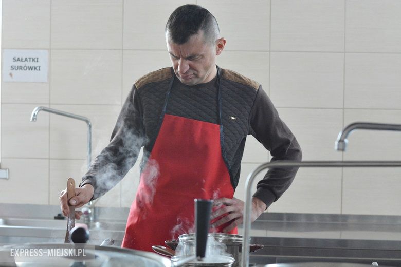 Uczestnicy konkursu musieli ugotować żurek