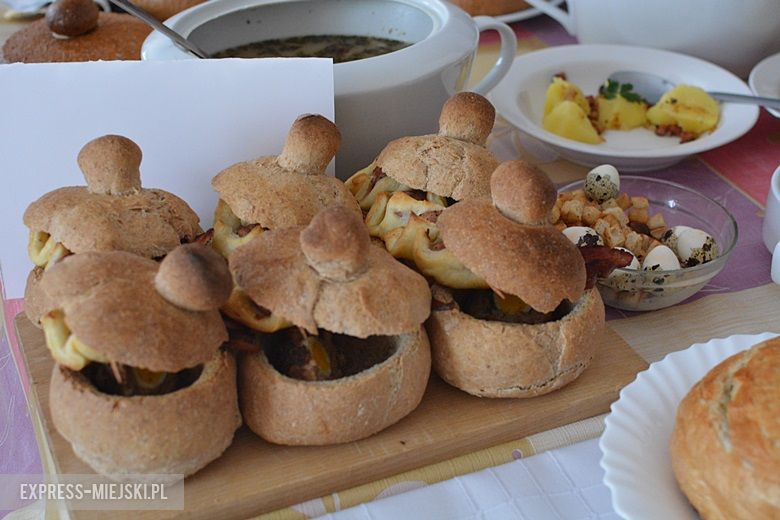 Uczestnicy konkursu musieli ugotować żurek