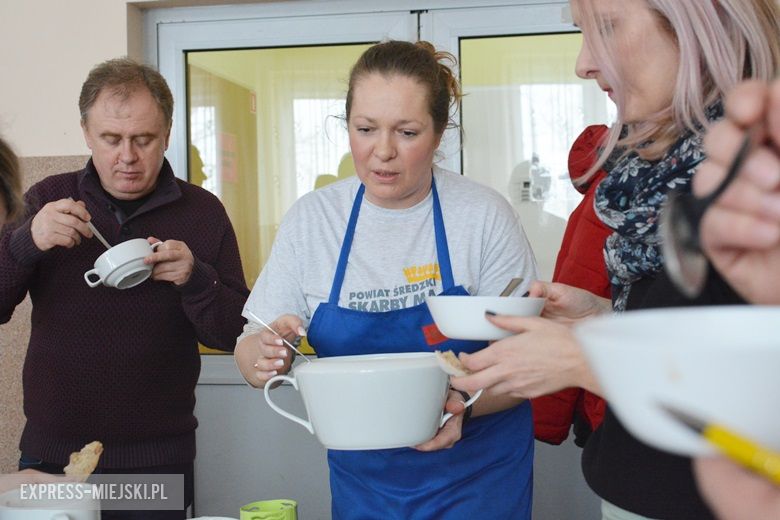 Uczestnicy konkursu musieli ugotować żurek