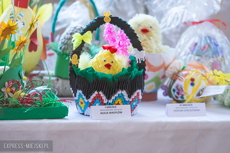 Kolorowo i świątecznie w ośrodku kultury w Kostomłotach