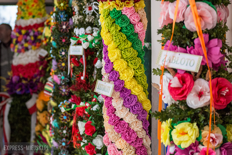 Kolorowo i świątecznie w ośrodku kultury w Kostomłotach