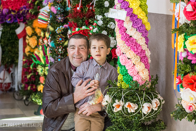 Kolorowo i świątecznie w ośrodku kultury w Kostomłotach