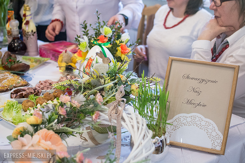 Kolorowo i świątecznie w ośrodku kultury w Kostomłotach