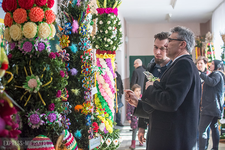 Kolorowo i świątecznie w ośrodku kultury w Kostomłotach