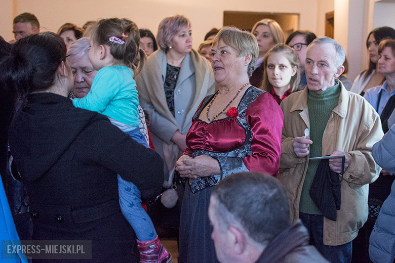 Kolorowo i świątecznie w ośrodku kultury w Kostomłotach