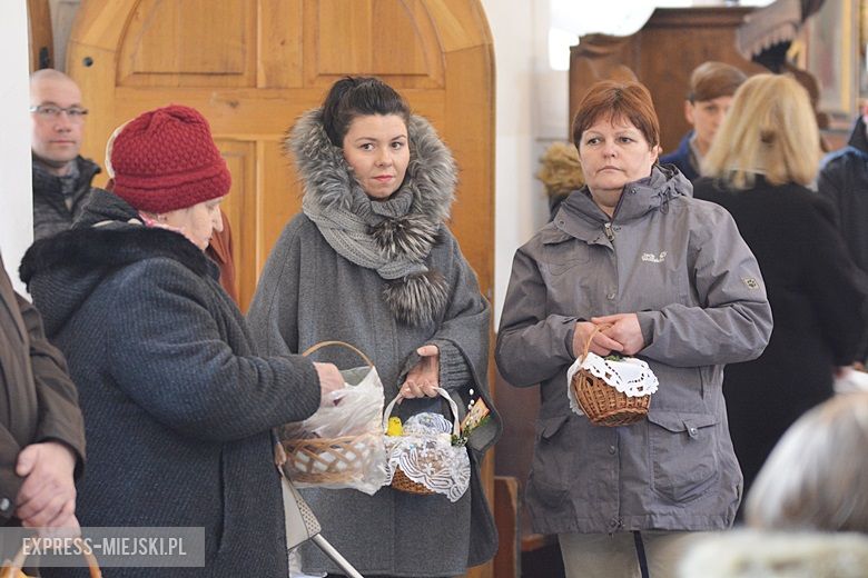 Poświęcenie pokarmów w kościele w Środzie Ślaskiej