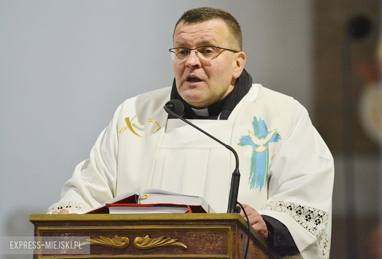 Poświęcenie pokarmów w kościele w Środzie Ślaskiej