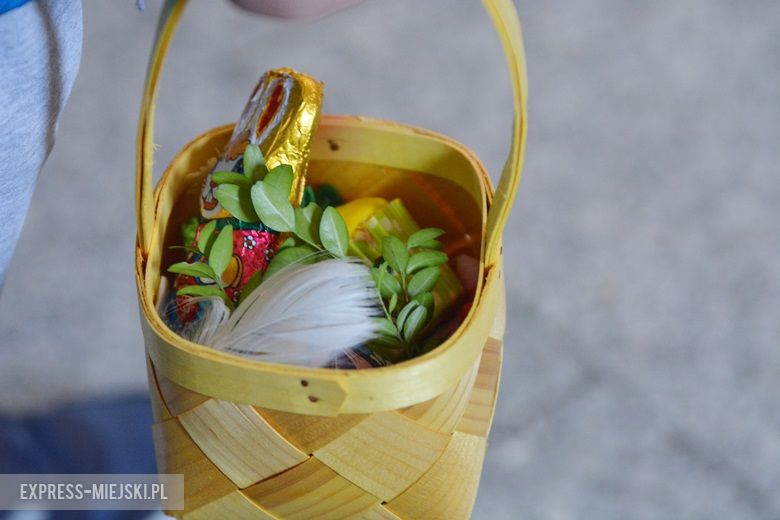 Poświęcenie pokarmów w kościele w Środzie Ślaskiej