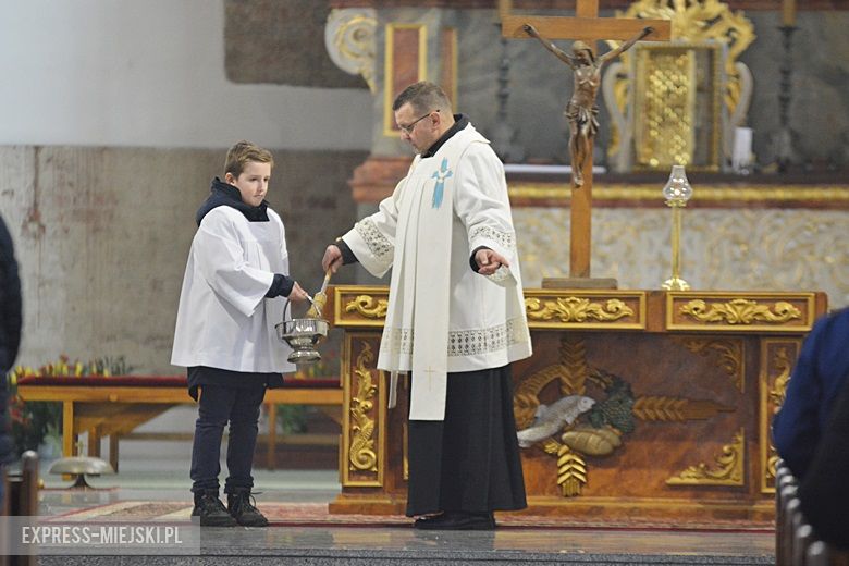 Poświęcenie pokarmów w kościele w Środzie Ślaskiej